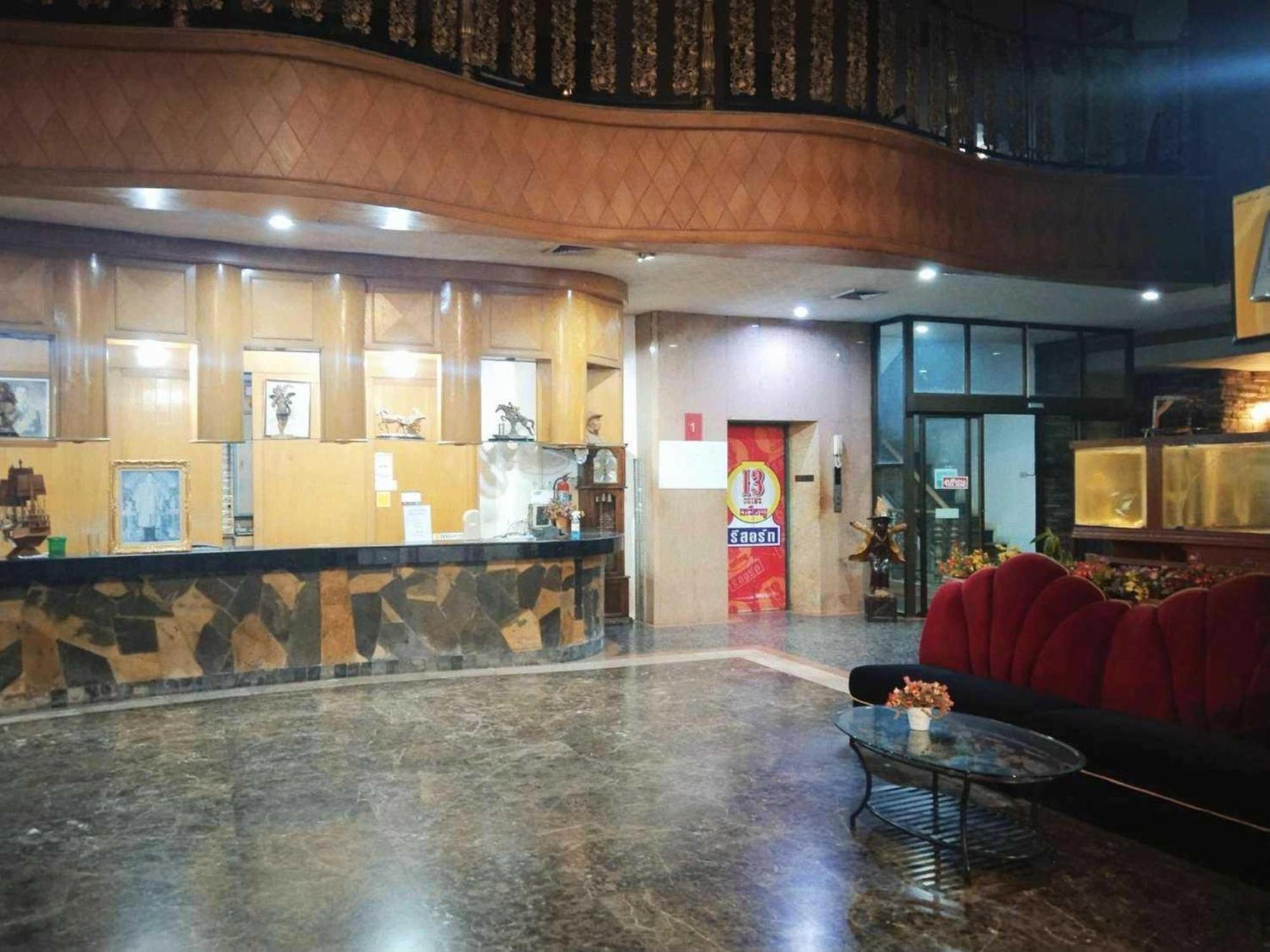 Oyo 75466 -13 Coins Bang Yai Hotel Nonthaburi Exterior foto